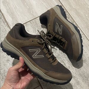 New Balance Men's Brown and Black Athletic Shoes